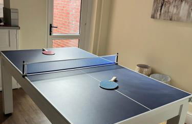 4 bedroom, sleeps 8, 30 seconds from beach, games table - Foto 3