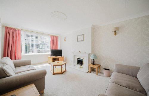 Large 4 bedroom home in Boston Spa village In-between York, Harrogate and Leeds, Sleeps 9 - Foto 2