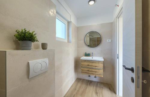 Brand new Villa Leny with heated pool - Foto 34