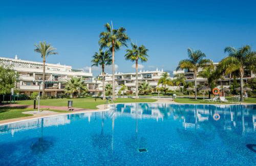 Sensational and Exotic 3-Bedroom Retreat in Nueva Andalucia with a Palm Garden - Foto 46