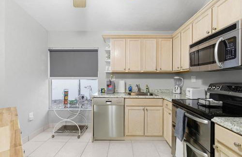 Sun and Fun- Dolphin Diversion - Photo 8