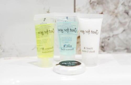 Four Bed House - Sleeps 7 - Garden - Parking - Smart TV 6COK - Photo 31