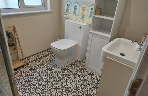 Spacious and sunny accommodation with Underfloor heating throughout - Photo 10