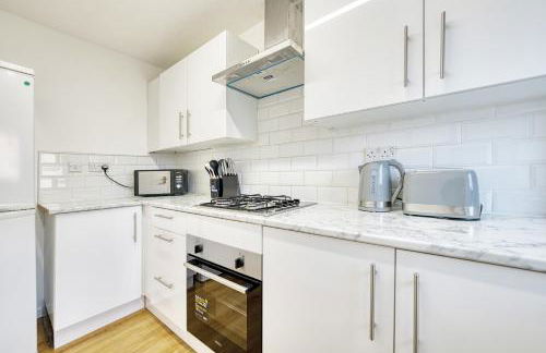 2BR Flat with Free Parking in Central Location - Foto 15