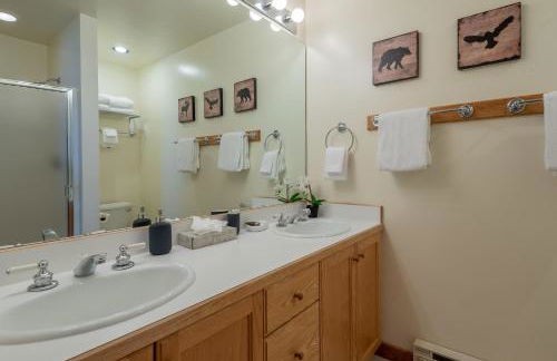 Greyhawk Condo 09 - Photo 22