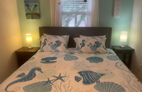 2BR Comfortable Downtown House Near Beach and More - Foto 21