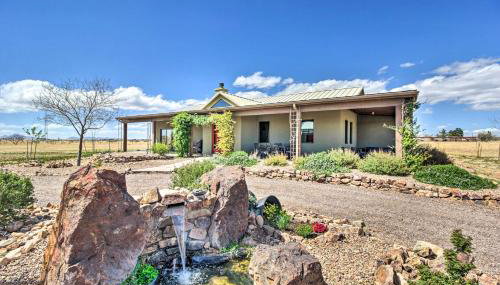 Pastoral Elgin Escape with Covered Patio and Grill! - Foto 3