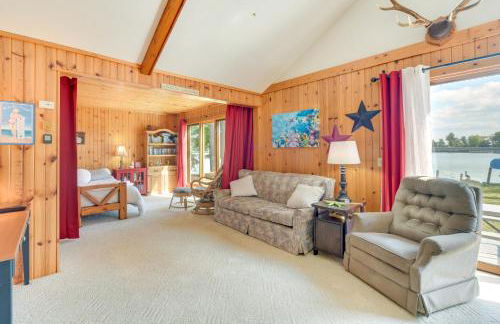 Lakefront Chetek Vacation Rental with Private Dock! - Foto 4