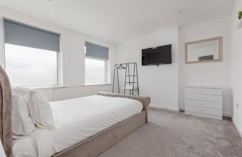 Delightful family home with parking, 8 minutes to beach - Foto 24