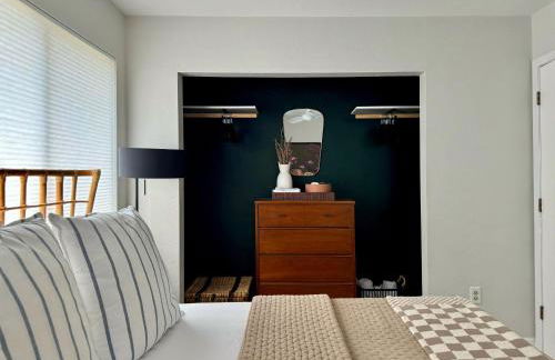 Quiet Convenient and Modern Haven - Foto 16