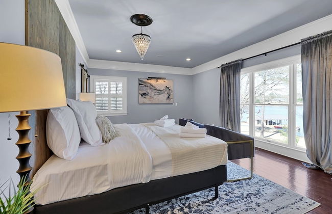 7BR Lakefront Haven Pool Hot Tub Gated 4acres - Foto 15