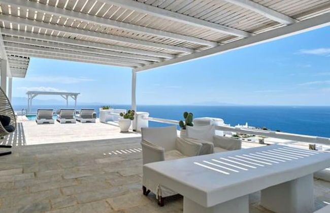 Stunning Villa With Panoramic View - Photo 39