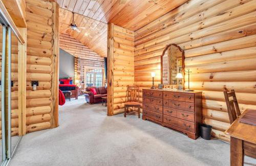 Liberty Pines - Lakefront Log Home, Swim Spa & Game Room - Photo 19