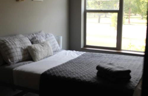 Spacious 2BR Suite Plus Patio Near Iowa State - Foto 24