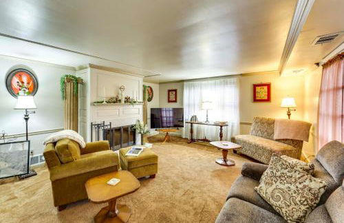 Walk to Shops and Eats Apt in Downtown Elizabeth - Foto 1