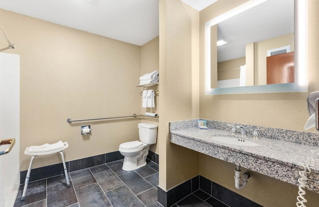 Medallion Inn & Suites - Foto 39