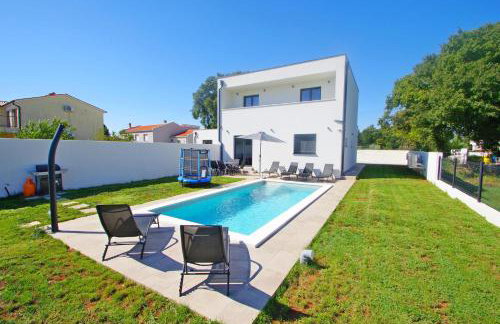 Villa with private pool in village Šišan - Foto 6