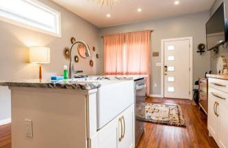 Charming Fountain Square Home 2 Bedroom BBQ Family Friendly - Foto 13