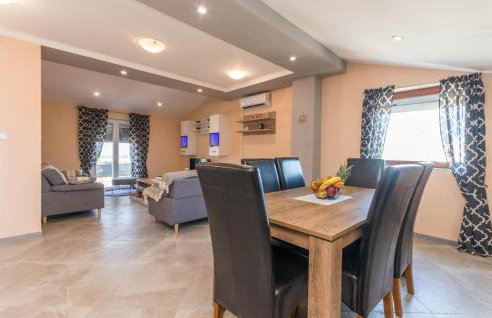 6 Bedroom Lovely Home In Ceranje Gornje - Foto 4