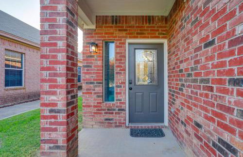 1 Mi to Historic Dtwn Weatherford Home with Yard - Foto 22