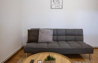 Riverside Escape ,modern residence with courtyard - Photo 18