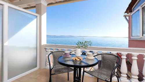 Marina Beachfront Apartment by Konnect, Ipsos Corfu - Photo 4