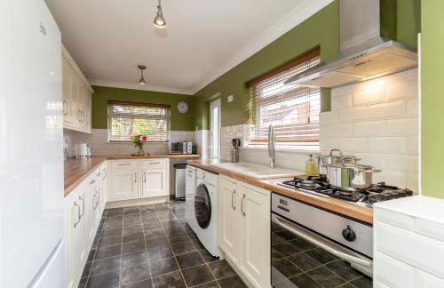 Newcombe - Sleeps Up to 8 - Close to Northampton Town Centre & Train Station - Fast Wifi, Free Parking, SmartTV with Netflix by Centro Stays - Foto 7