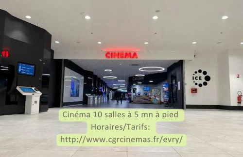 L'Oasis - Duplex - Parking Privé Gratuit - Terrasse Privée - 10mn RERD-T12 - 2 bedrooms - De 1 à 6 personnes - Shopping Mall - Primark - Piscine - Patinoire - Théâtre - Cinéma - Bibliothèque - Foto 10