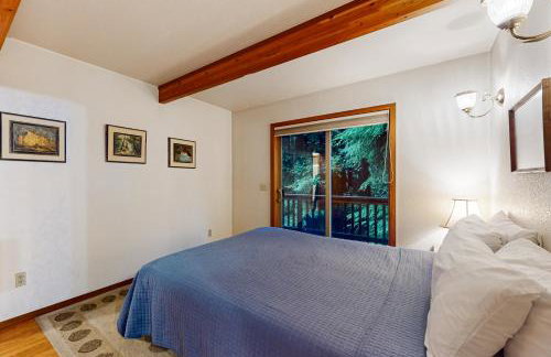 Redwood Rest Getaway - A-Frame with Hot Tub & Deck - Foto 12