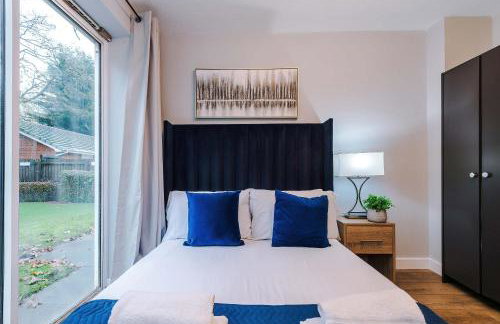 Long Stays Offers , New 2 Bed APT , Sleeps 3 , Wigan , Perfect for Relocations , Contractors , Families - Photo 53