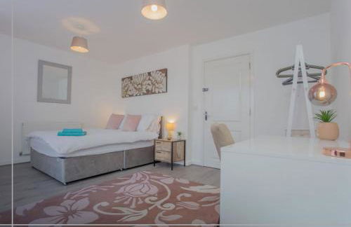 Large Family House - 5 Beds, 3 Baths, Full Kitchen - Foto 1