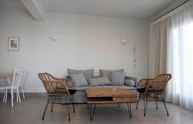 Moses Villa - Photo 10