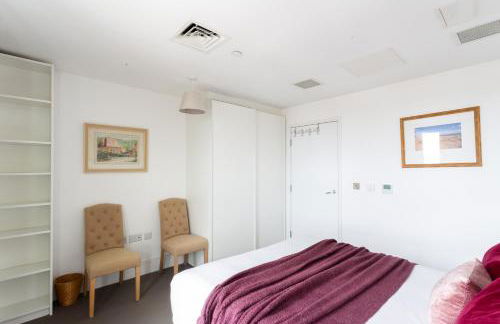 2 Bed 2 Bath Penthouse With Amazing Views with Free Parking - Foto 31