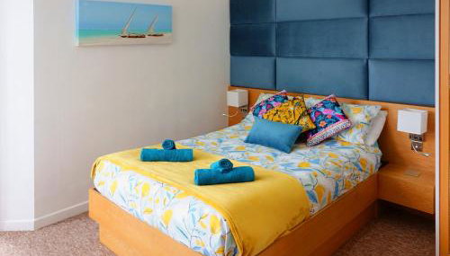 A Beautiful Apartment with Stunning Sea Views & Private Balcony - Foto 5