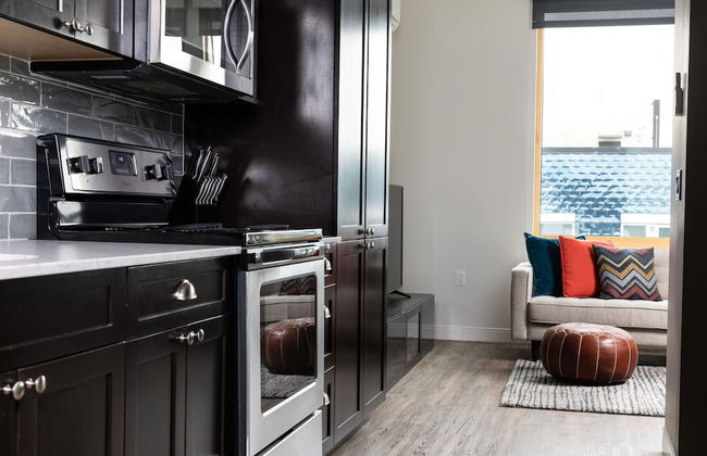 Domicile Suites at Cove - Photo 54