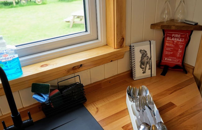 Unique Upcycled Straw Trailer @ Westcote - Foto 18