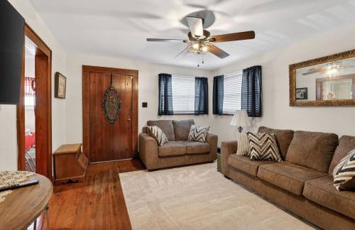 Vintage Home Near Casino, Speedway and Music Sites home - Foto 1