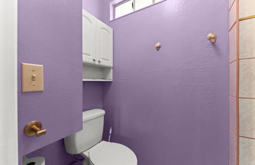 Colorful and Cozy Haven with Heated Pool - Foto 10