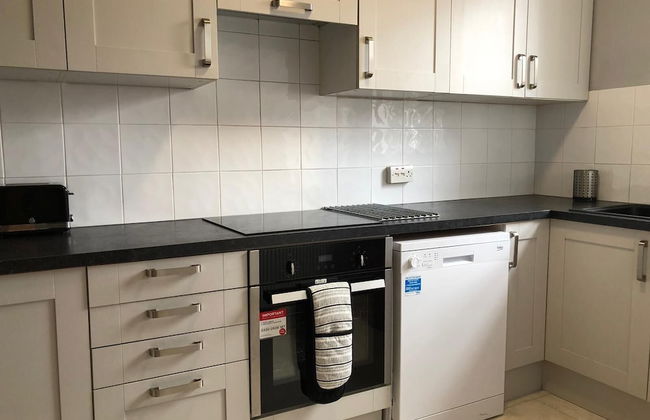 Entire Flat Very Comfortable 1 Bedroom London - Photo 4