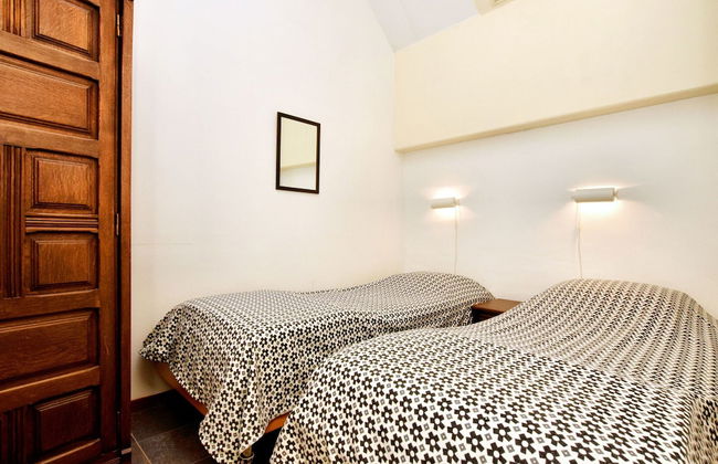 Pleasing Holiday Home in Richelle With Garden, Terrace, BBQ - Photo 13