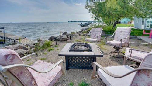 Lakefront Vacation Rental with Fire Pit and Dock! - Foto 4