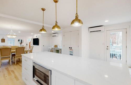 Beau's Beach House - Photo 9