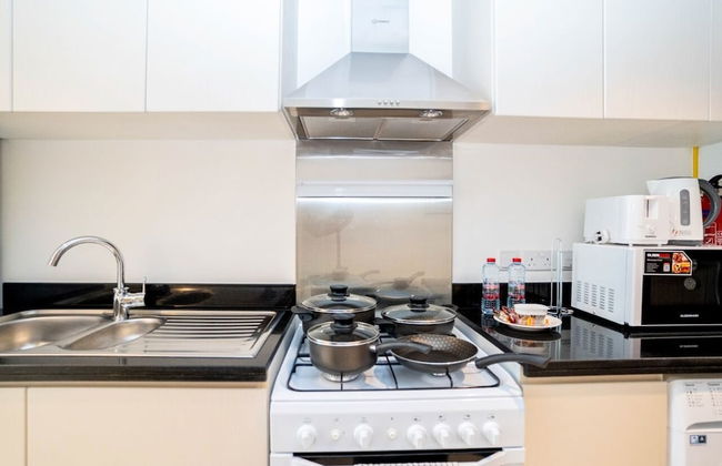 Tanin - Stunning Dubai Skyline View From this Sleek Studio - Photo 5