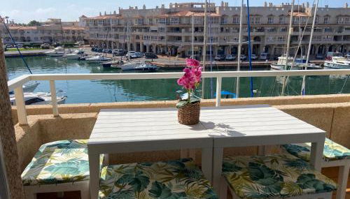 Moderno apto con vistas al puerto, aire acondicionado,wifi,piscina,fácil aparcamiento - Foto 2