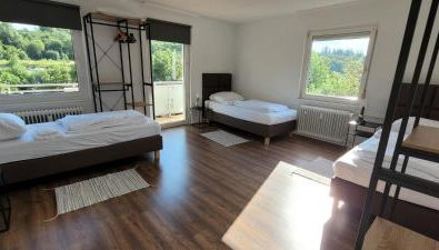 Berghof Wörner 2 Wohnungen für bis zu 20 Personen mit Balkon I Terrasse I 4 Bäder I NETFLIX I Ruhig und gemütlich wohnen - Foto 2