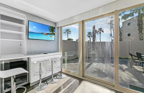 Upscale Modern Villa Private w Terrace in Bahia Mar Beachfront Resort, Heated Pool! - Photo 5