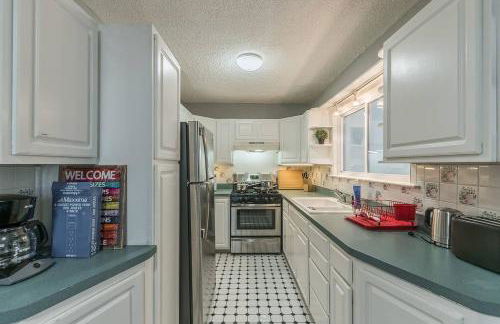 Enchanting historic townhouse by CozySuites - Foto 23