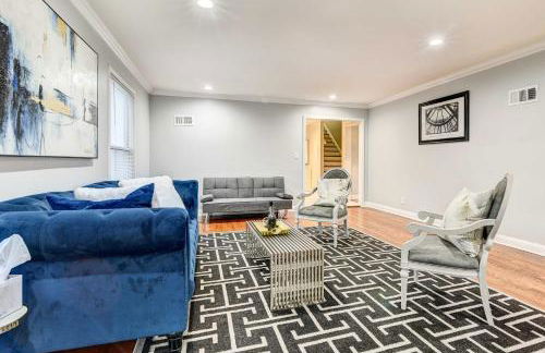 Luxurious Detroit Home - Walk to Golf and Park! - Photo 5