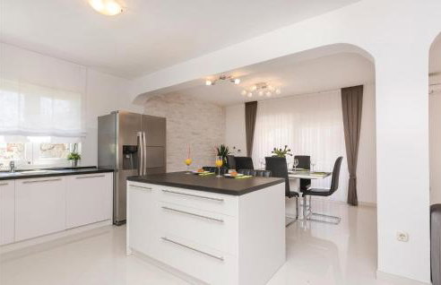 Four-Bedroom Holiday Home In Suhovare - Foto 26