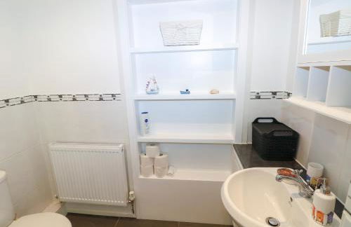 The Hollybush - Photo 13